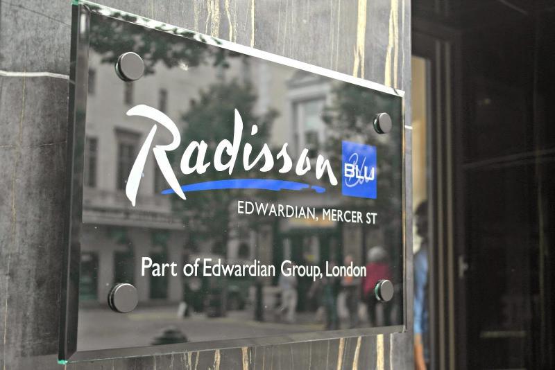 Radisson Blu Edwardian Mercer Street Hotel, London Exterior photo